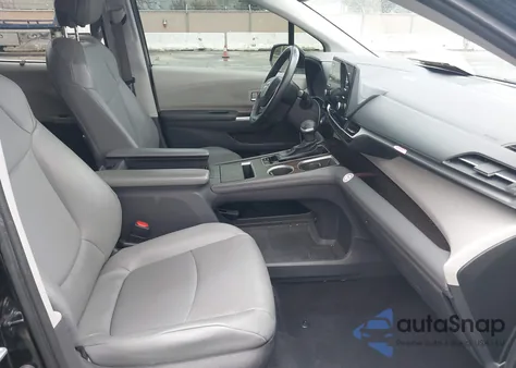 2022 Toyota Sienna Xle z USA, uszkodzony, nr VIN 5TDYRKEC8NS126392